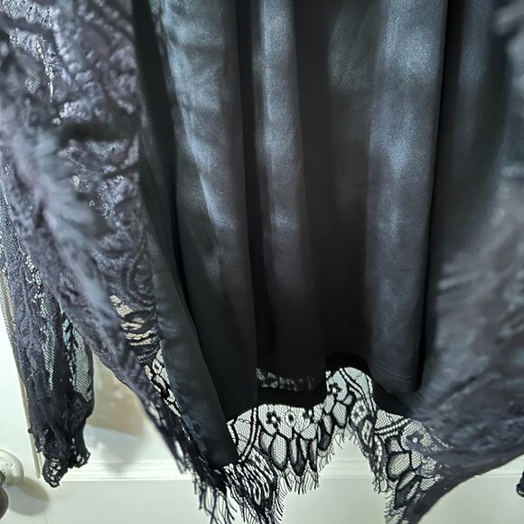 Xhilaration L Black lace top - Picture 7 of 7